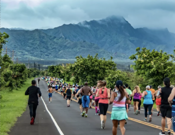 runners on the road in Kauai marathon