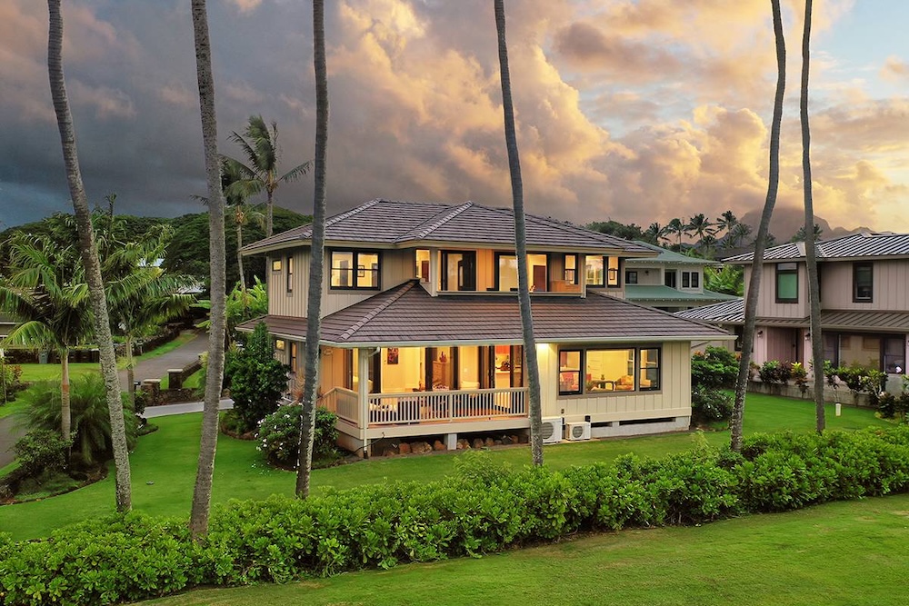 Exterior image of Lei Hali’a.